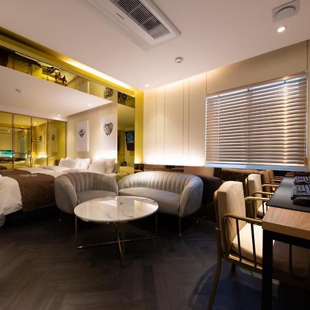 Hotel In Cafe Doksan Seoul Exterior photo