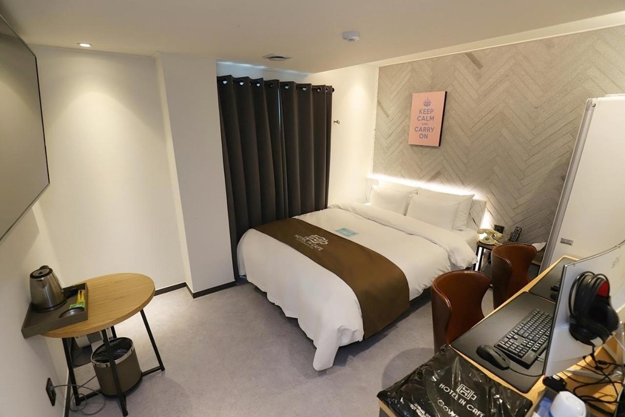 Hotel In Cafe Doksan Seoul Room photo