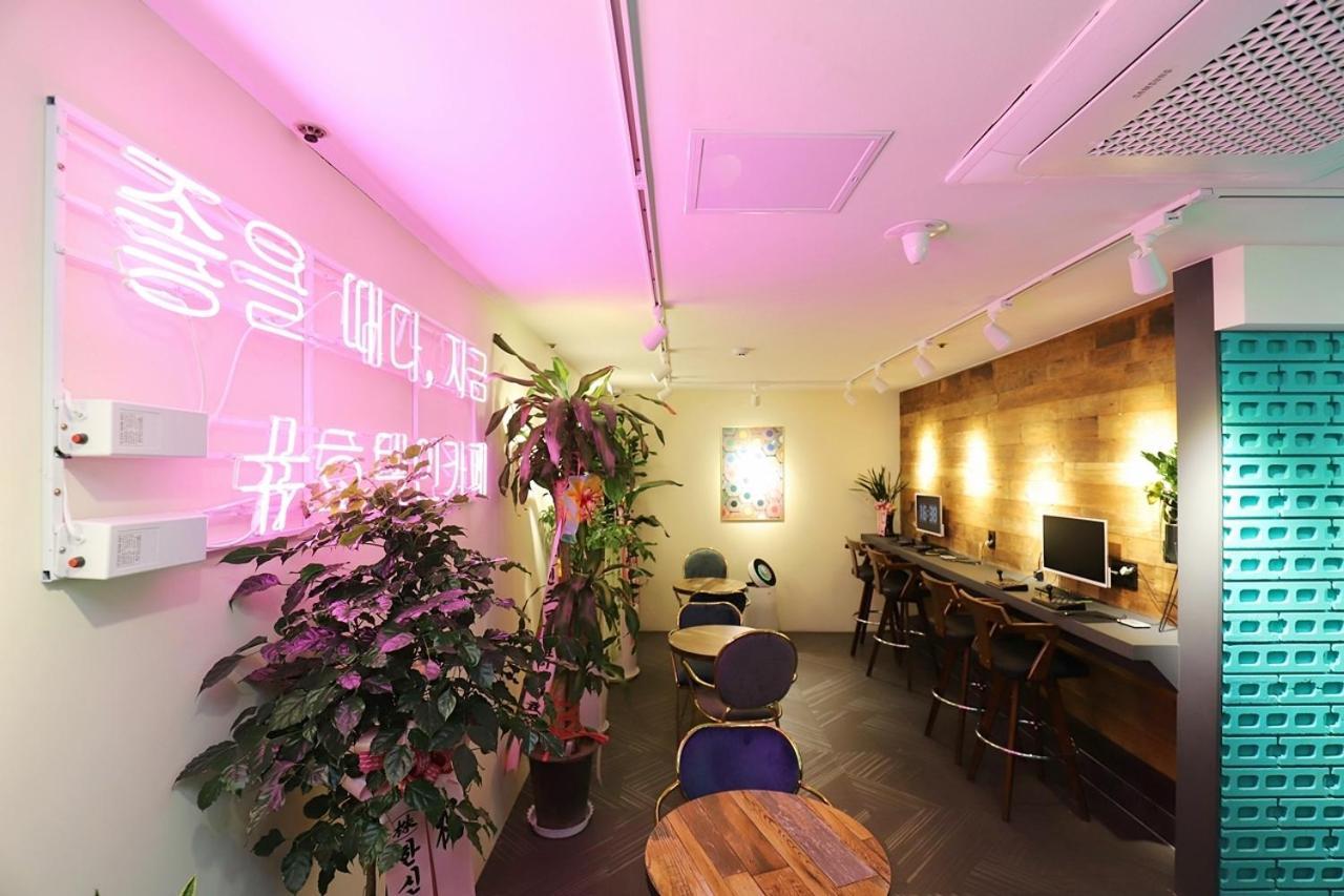 Hotel In Cafe Doksan Seoul Exterior photo