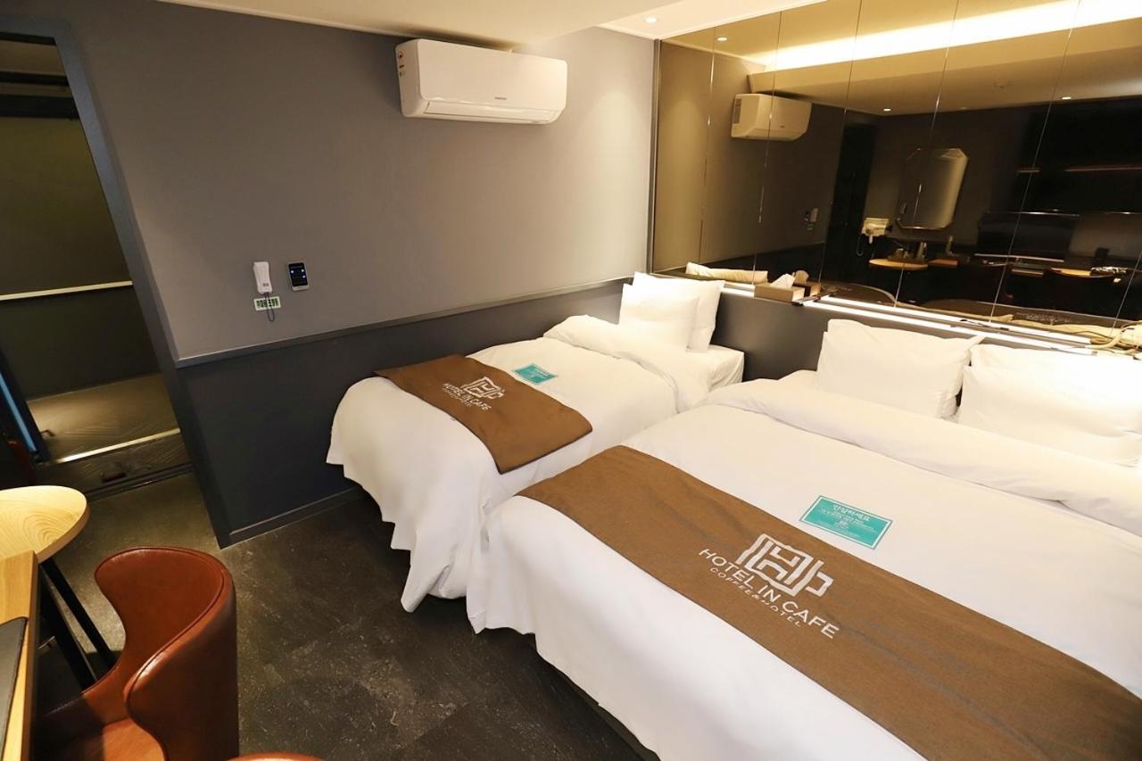 Hotel In Cafe Doksan Seoul Room photo