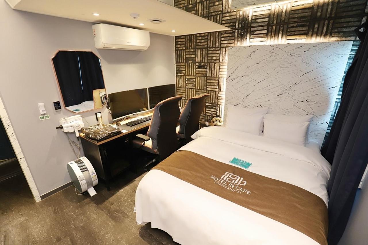 Hotel In Cafe Doksan Seoul Room photo